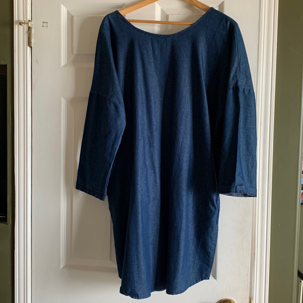 Lightweight denim dress.